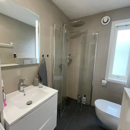 New Renovated 2 Bedrooms Free Parking 5mins Driving Bus To Ons Apartment Stavanger