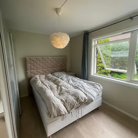 New Renovated 2 Bedrooms Free Parking 5mins Driving Bus To Ons Apartment *